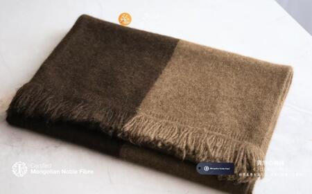 『Noble Fibre』100％ヤク・マフラー ベージュインターシャ