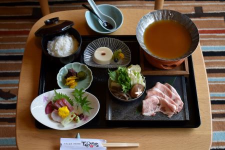 010B177 犬鳴山温泉 不動口館ふるさと御膳ランチ券(要予約)
