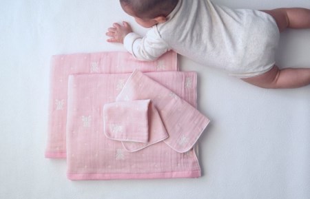 【babybear】多重ガーゼ miniバスタオルタオル&ハンカチ 4枚セット(ピンク)