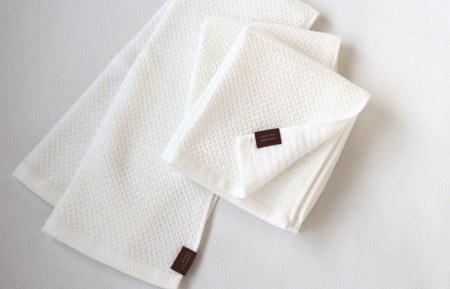 【ソフトハニカム】泉州南部織 フェイスタオル3枚セット（ホワイト）+ソフトハニカム織ハーフハンカチ1枚