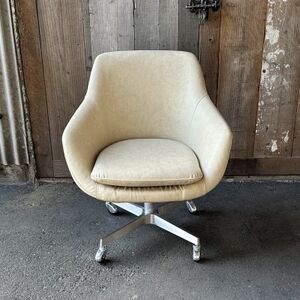 Cosmic Chair(コスミックチェア)キャスター脚 ランド アイボリー【SWOF】_雑貨・日用品 椅子・チェア・ソファ 家具・インテリア _【1573971】