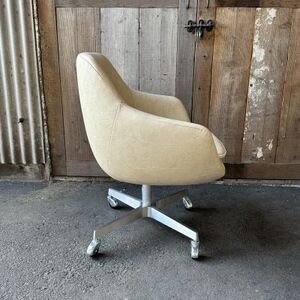 Cosmic Chair(コスミックチェア)キャスター脚 ランド アイボリー【SWOF】_雑貨・日用品 椅子・チェア・ソファ 家具・インテリア _【1573971】