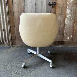 Cosmic Chair(コスミックチェア)キャスター脚 ランド アイボリー【SWOF】_雑貨・日用品 椅子・チェア・ソファ 家具・インテリア _【1573971】