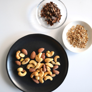 [限定]《スモークミックスナッツ》600g (150g×4P) 桜チップとカカオハスクの燻製 [1135]