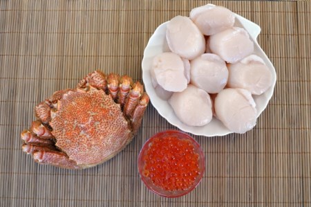 【Aセット】北海道猿払産 冷凍ホタテ貝柱(1kg)・いくら(600g)・毛ガニ(3尾)セット【01008】