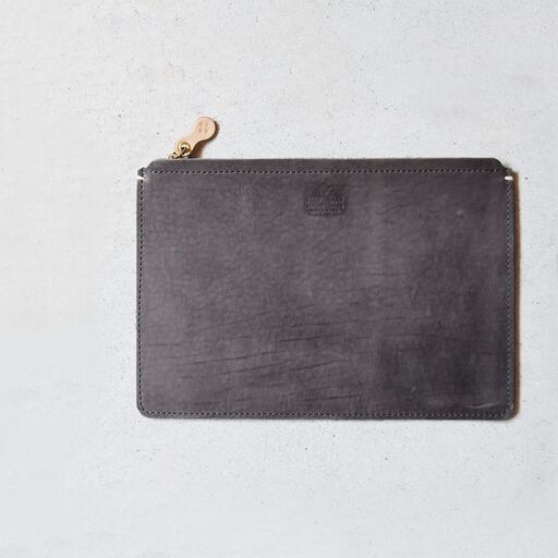 Teha’amana Square pouch L テハマナ スクエアポーチ L スモーク ブラック 革 皮 雑貨 おしゃれ レザー 本革 こだわりの逸品 地域特産品 ギフト 自分用 人気 おすすめ Teha’amana Square pouch L テハマナ スクエアポーチ L スモーク ブラック 革 皮 雑貨 おしゃれ レザー 本革 こだわりの逸品 地域特産品 ギフト 自分用 人気 おすすめ