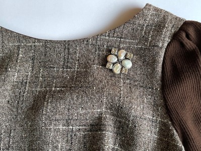 淡水パールとスワロフスキー®クリスタルのスクエアブローチ(シルバー)