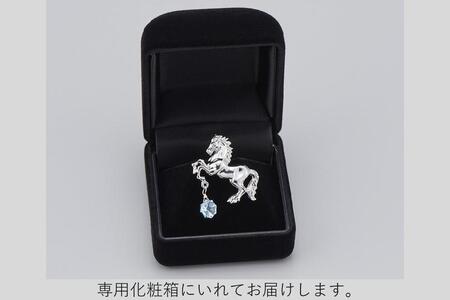 102108ー1「駿馬&ブルートパーズ」ピンブローチ