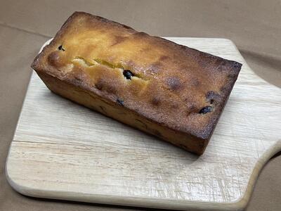バターをたっぷり使用したパウンドケーキ クランベリー&ホワイトチョコ 1本