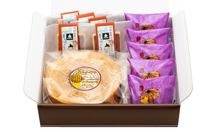 メイプルバームクーヘンと野崎小唄®と三好長慶の夢の詰め合わせ