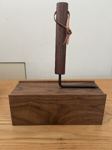 ウォルナット材とアイアンを使ったオリジナル粘着ローラー