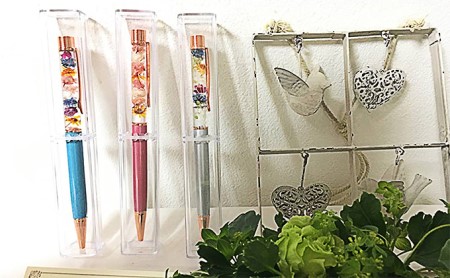 【お祝 プレゼントに♪】ハーバリウムペン(ケース入、替芯2本付) シルバー