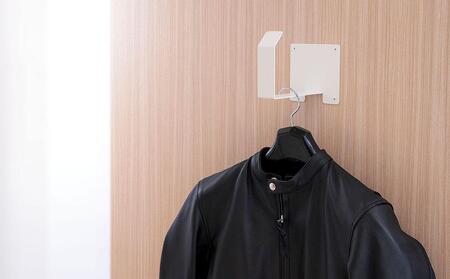 ヘルメット壁掛けホルダー 白