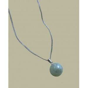 翡翠のペンダント【配送不可地域:沖縄県】【1676244】