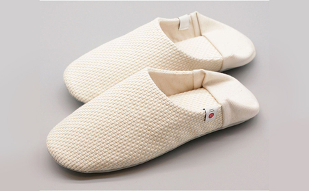 【柔道衣が生んだ快適さ】足に馴染み、洗濯機で洗える2WAYルームシューズ「バブーシュ」(生成|Lサイズ)