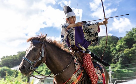 チケット 大阪 和装 コスプレ 騎乗 ペア 体験チケット 旅行 撮影 乗馬 体験 狩衣 衣装 甲冑 装束