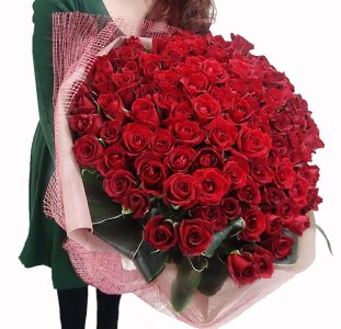 赤いバラ100花束