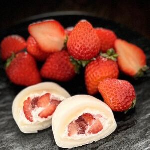 【冷凍6個】フルーツ専門店が作るイチゴクリーム大福【配送不可地域：離島】【1631974】