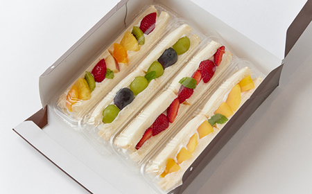 【冷凍4個】フルーツ専門店が作る　季節のフルーツサンド【配送不可地域：離島】【1647216】