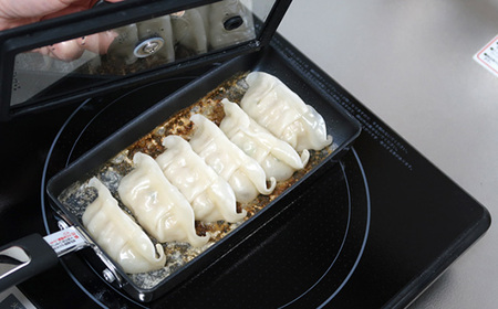 No.385 卵1ケで厚焼玉子が出来るIH対応ステンレス玉子焼スリム型＆専用シリコンカバー（フタ付）