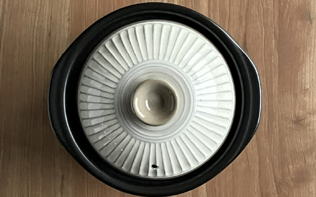 マジカル深土鍋 IH 2合炊き菊花 飴釉 - 土鍋でふっくらご飯!IH対応 水量目盛り線つき