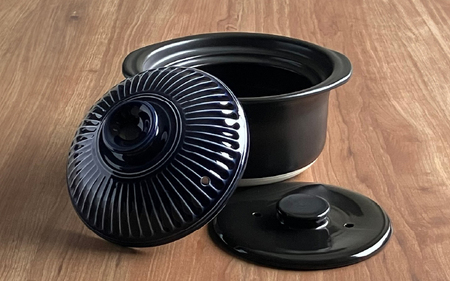 マジカル深土鍋 IH 2合炊き菊花 瑠璃 - 土鍋でふっくらご飯！IH対応 水量目盛り線つき