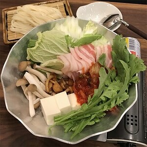 とみくらのうどん付き鍋の素10～12人前【配送不可地域：離島】【1136478】