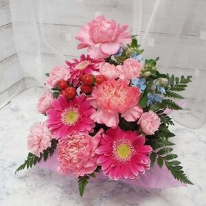 お任せ アレンジメント 生花 お祝い ピンク系【配送不可地域：離島】【1343522】