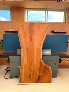 個性的な形に愛着がわく！ケヤキの一枚板｜一枚板 木材 加工品 DIY 家具 [0175]