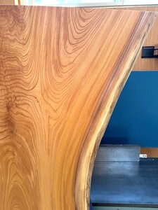 個性的な形に愛着がわく！ケヤキの一枚板｜一枚板 木材 加工品 DIY 家具 [0175]