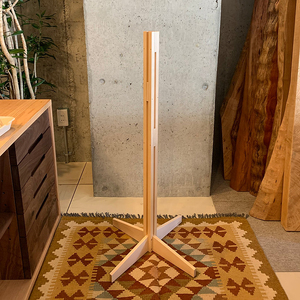 北欧調の木製ポールハンガー 100cm (メープル材) コートやカバン、帽子をオシャレに掛けられる♪｜コートハンガー ポールスタンド ハンガー 衣類収納 帽子掛け 洋服掛け 天然木 無垢材 一人暮らし コンパクト [0257]