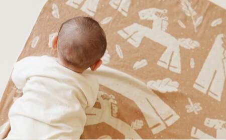 【生成 × 茶綿】 干支柄 (午年) アフガン【7営業日程度で発送】|オーガニックコットン 布 おくるみ ひざ掛け ブランケット 赤ちゃん ベビー 生成 キナリ 草木染 出産祝い 日本製