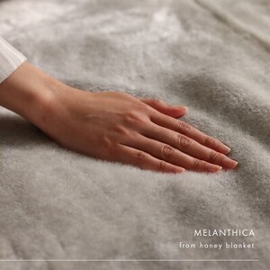 【メランシカ毛布 シングルサイズ ホワイト×ブラウン】140×200cm 大阪府忠岡町産【1512575】