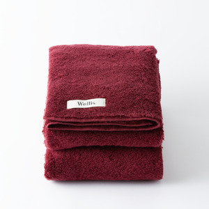 Wellis　バスタオル2枚 ボルドー　ランドリーバッグ付き　（009_5140_04）