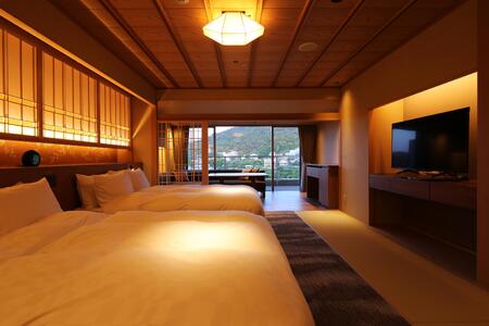 有馬グランドホテル【平日・日曜日限定】北館5F金泉露天風呂付きツイン ペア宿泊券 ≪1泊2食付き≫