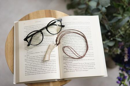 Natuuca.ブランド 本革 メガネホルダー スリム 【ベージュ・ブラック セット】