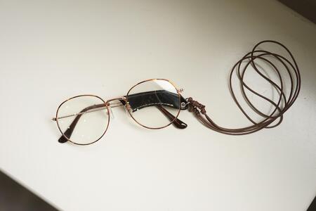 Natuuca.ブランド 本革 メガネホルダー スリム 【ベージュ・ブラック セット】