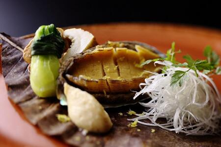 【鉄板焼 北野(ANAクラウンプラザホテル神戸)】ペアランチ食事券