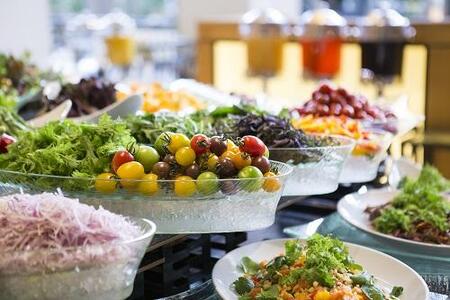 【神戸ベイシェラトンホテル＆タワーズ】平休日1泊朝食付 ペア宿泊券《クラブフロア》