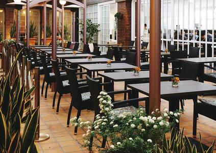 【神戸北野ホテル】平休日1泊朝食付 ペア宿泊券《スタンダードツイン》