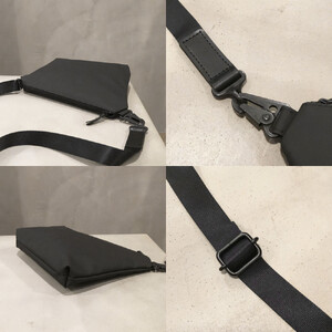 【-LESS PREVAIL】Matte ダブルフェイスサコッシュ PSTB-2000 (ブラック)