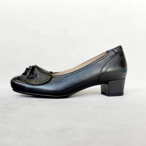 【神戸靴】 フラワーリボンがお洒落な職人手作りパンプス