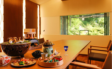 【高島屋選定品】<兵衛向陽閣> ペアご宿泊券-貴賓室「老松の間」で過ごす優雅なひととき