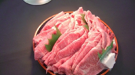 【神戸牛】霜降りすき焼用１３００ｇ（肩）