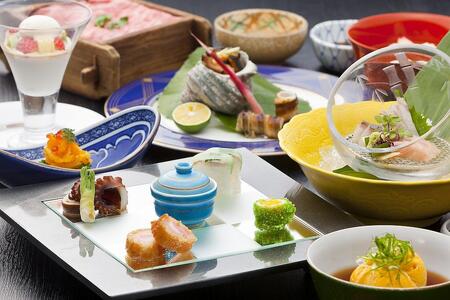 有馬温泉「欽山」 ご昼食(ランチ)ご利用券 ~2名様・季節の京風創作懐石~