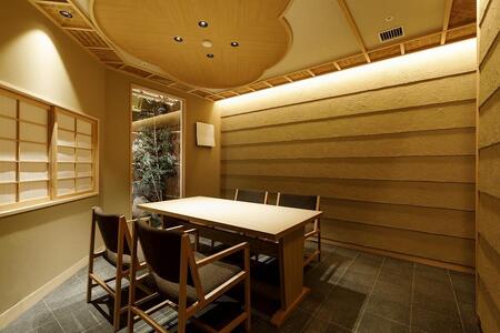 有馬温泉「欽山」 ご昼食(ランチ)ご利用券 ~2名様・季節の京風創作懐石~