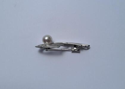 特選　アコヤ真珠ブローチ　　