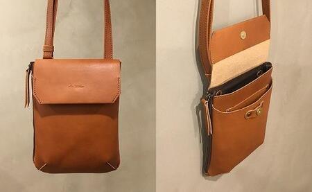 【alto.】縦型スマートショルダーバッグ AMSB-1030（ブラウン）