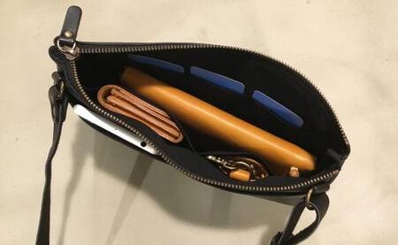 【alto.】スマートショルダーバッグ/サコッシュ AKEB-3102(ブラック) バッグ