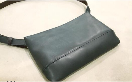 【alto.】スマートショルダーバッグ/サコッシュ (L)AKEB-3103(ネイビー)